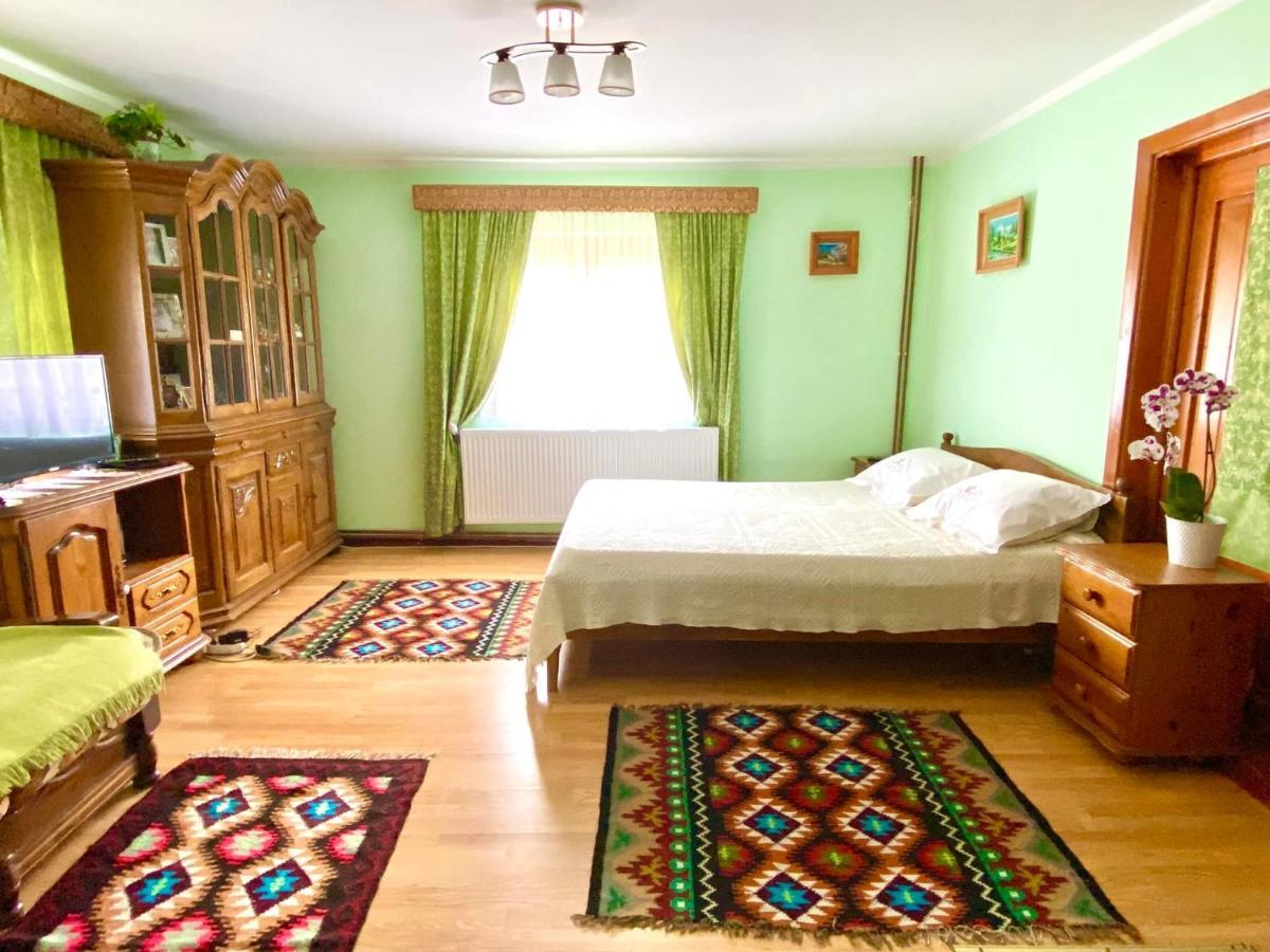 Casa Agroturistica Tarancuta Din Vatra Moldovitei Hotel Ngoại thất bức ảnh